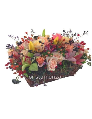 Cesto di fiori assortiti
